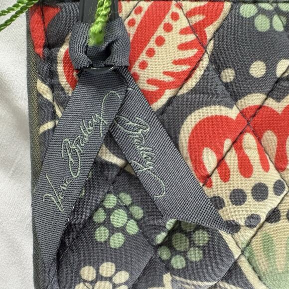 New with Tags Vera Bradley Front Zip Wristlet in Nomadic Floral - Picture 3 of 11